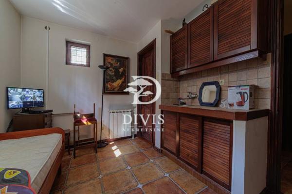 Slika 9 - Milice Milojković ,  Kuća na prodaju, 377m2, 1.250.000€